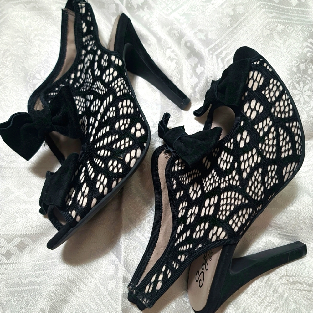 Seychelles Special Edition Black Slingback Bowed Stiletto Pumps Size 7 - Picture 4 of 8